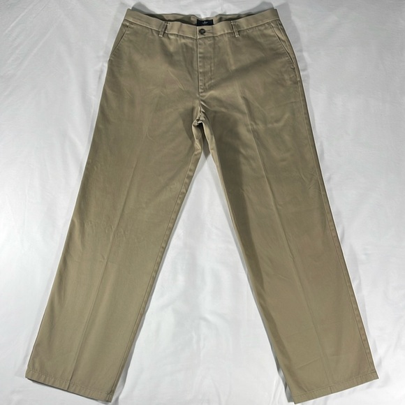 Dockers mens khaki Classic Fit basic flat front chino pants - size 38x34 - Picture 1 of 12